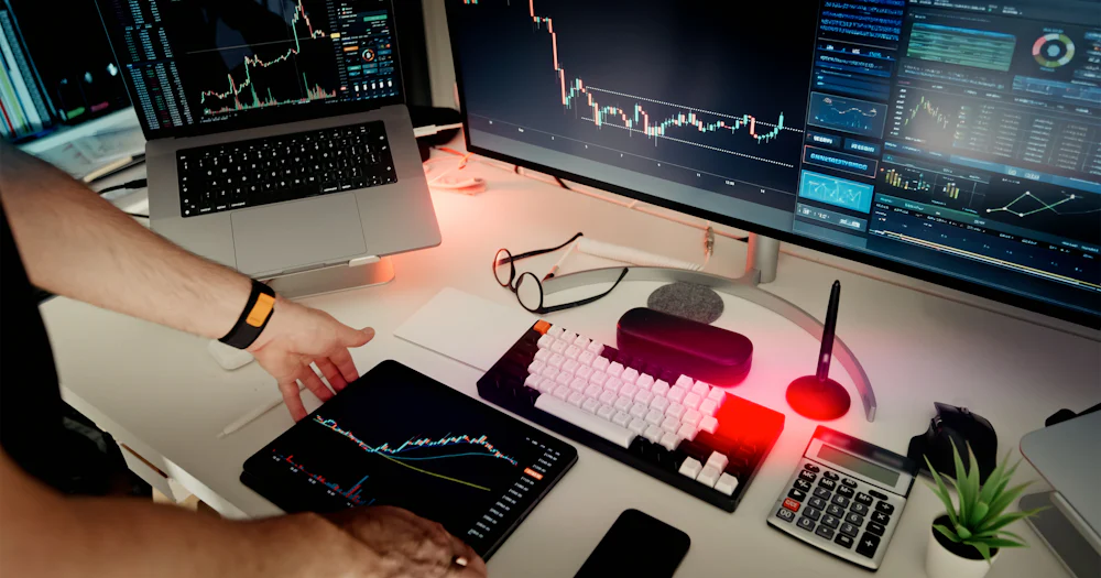 Best Tech News FeedCryptoBuzz: 30-Day Test Results (2026) Dual monitor crypto trading workstation showing live market charts and tech news dashboards for FeedCryptoBuzz review
